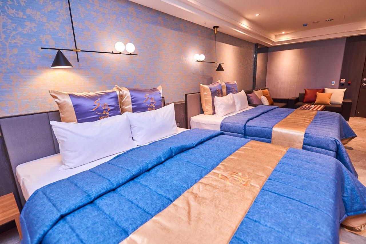 Sun Motel Kaohsiung Esterno foto